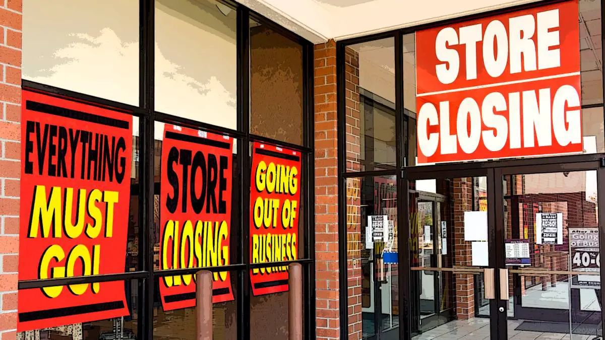 “Major Retailer Enters Bankruptcy, Closes 500 Locations Across the Country”